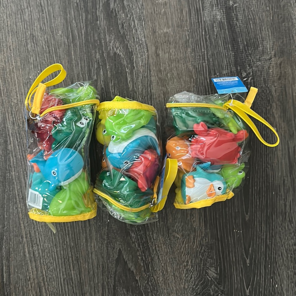 Squirt toys water sun fun 8 pcs in package ( 3 pack )